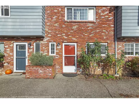 1410 NE Hogan Dr, Gresham, OR 97030