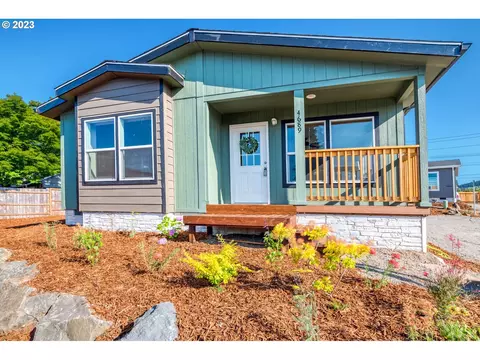 4689 Union Ter, Springfield, OR 97478