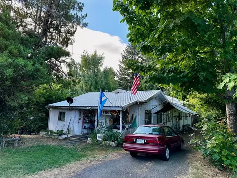 572 NW Hot Springs Alameda Rd, Carson, WA 98610