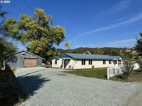 121 Norton Ln, Myrtle Creek, OR 97457