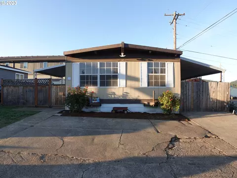 819 S Comstock Ave #1, Sutherlin, OR 97479