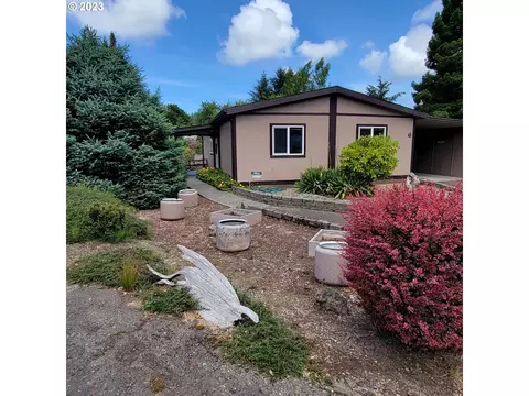 100 River Bend Rd #6, Reedsport, OR 97467