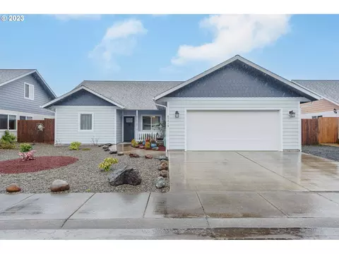 63414 Nathan Dr, Coos Bay, OR 97420