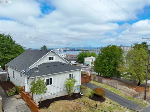 106 E 3rd St, Rainier, OR 97048