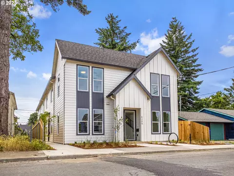 6215 SE 83rd Ave #4, Portland, OR 97266