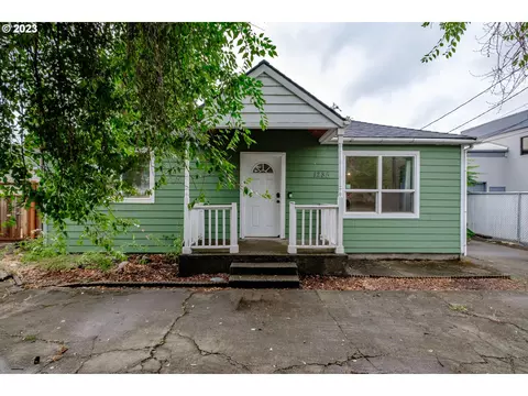 1285 SE 20th St, Salem, OR 97302