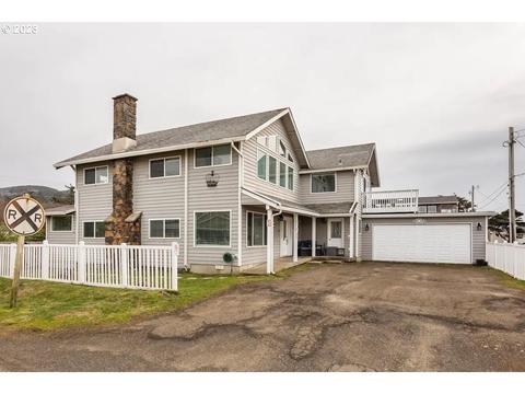 604 S Pacific St, Rockaway Beach, OR 97136