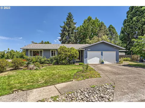 11755 SW Hillcrest Ct, Beaverton, OR 97008