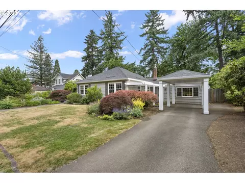 4061 SW Fairvale Dr, Portland, OR 97221