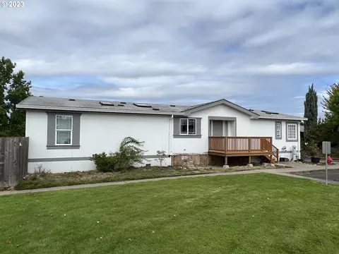 1949 SE Palmquist Rd #109, Gresham, OR 97080