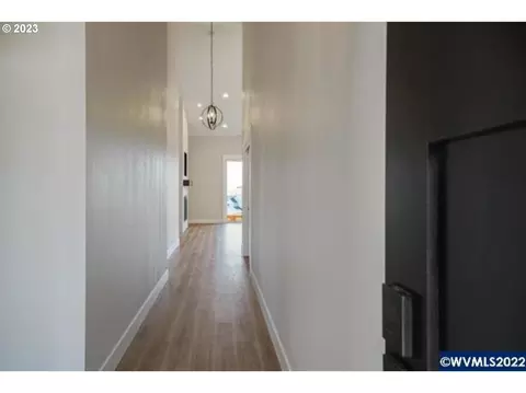 6695 Devon St SE, Salem, OR 97302