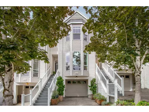 6215 SW 18th Dr, Portland, OR 97239