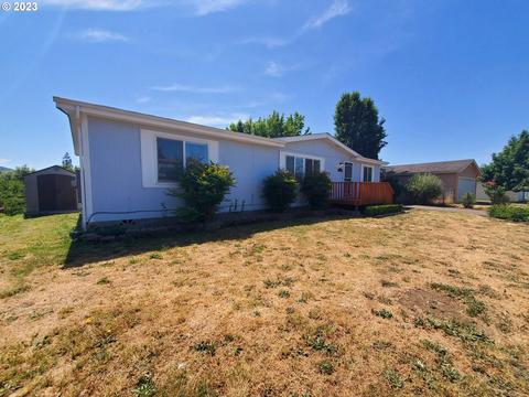 245 Adams Loop, Roseburg, OR 97471