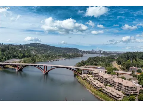 328 SE Spokane St # 4, Portland, OR 97202