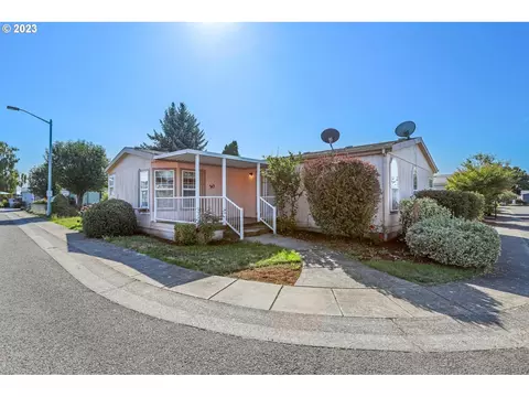 10698 Cone St #30, Donald, OR 97020
