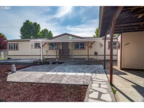 242 Terrie Ct, Sutherlin, OR 97479