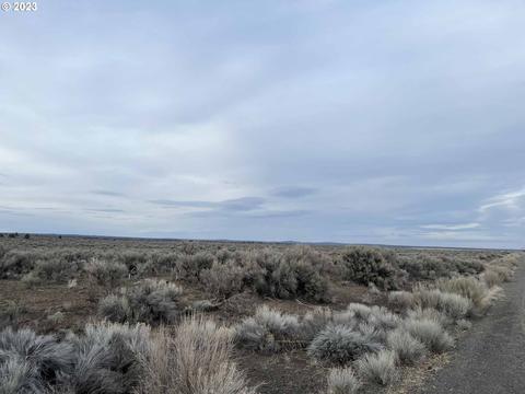 2600 Arrow Gap Rd, Christmas Valley, OR 97641
