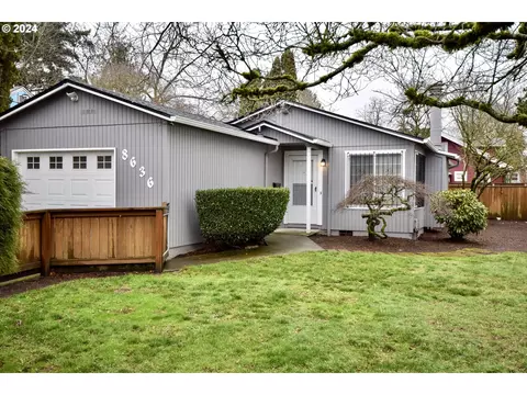 8636 SE Washington St, Portland, OR 97216