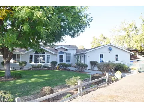 437 E Lincoln St, Athena, OR 97813