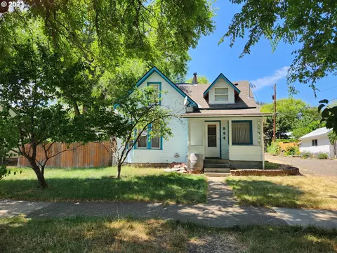 904 3rd St, La Grande, OR 97850