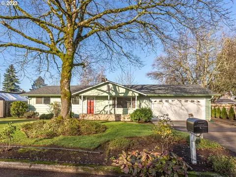8720 NE Benton Dr, Vancouver, WA 98662