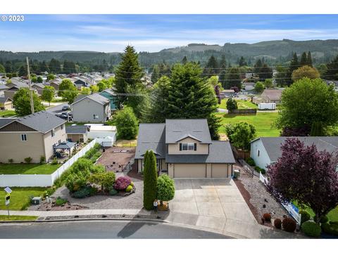 241 Boardwalk Way, Kelso, WA 98626