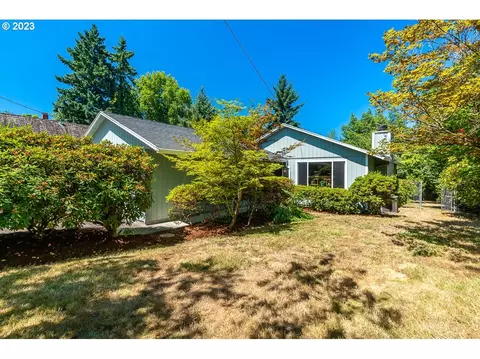 9635 SW North Dakota St, Portland, OR 97223
