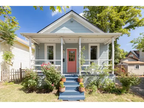 1025 N Shaver St, Portland, OR 97227