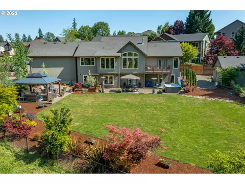 2217 NE Kelly Ann Ct, Mcminnville, OR 97128
