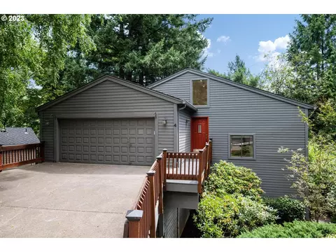 4 Adams Ct, Lake Oswego, OR 97035