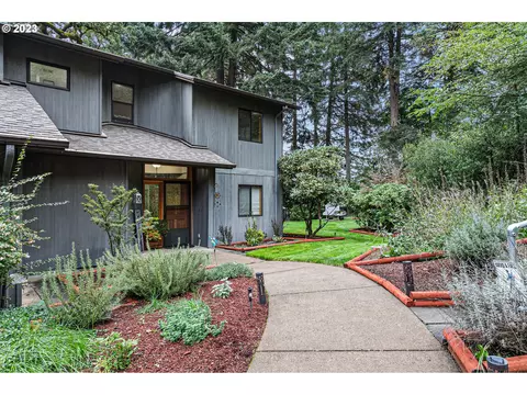 93009 Kinser Ln, Cheshire, OR 97419