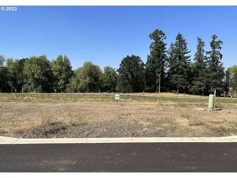 1577 NW Jackson St #103, Mcminnville, OR 97128