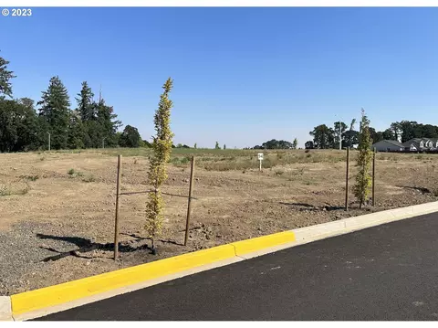 1596 NW Jackson St #94, Mcminnville, OR 97128