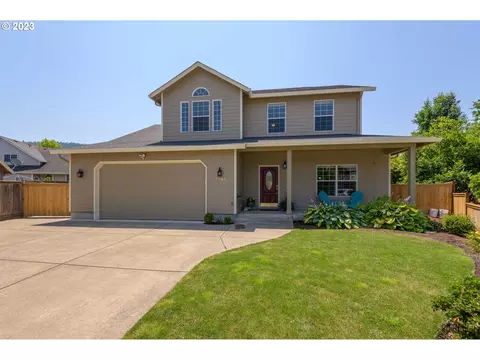 7169 E St, Springfield, OR 97478