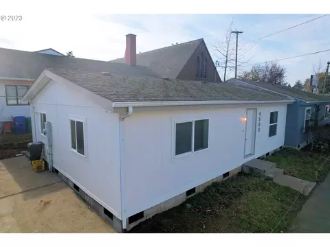 4522 NE Cully Blvd, Portland, OR 97218