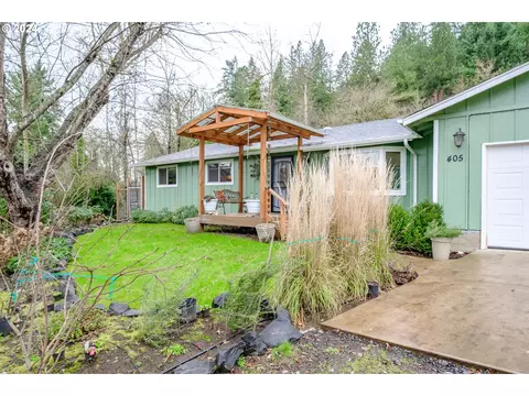 405 Kay Ave, Brownsville, OR 97327