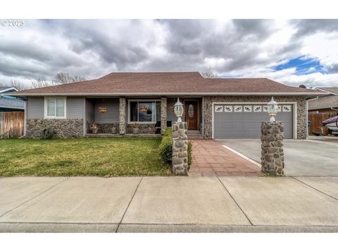 514 Elzora Loop, Milton Freewater, OR 97862