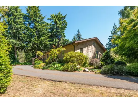 88538 Trout Pond Ln, Bandon, OR 97411
