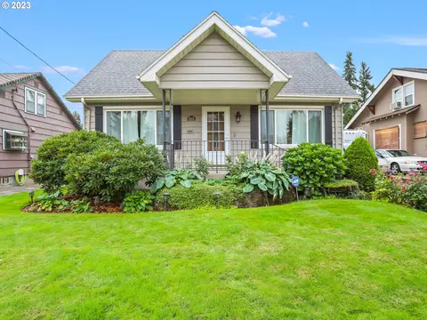 6956 NE Stanton St, Portland, OR 97213