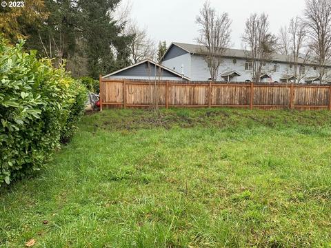 408 W Umpqua St, Roseburg, OR 97471