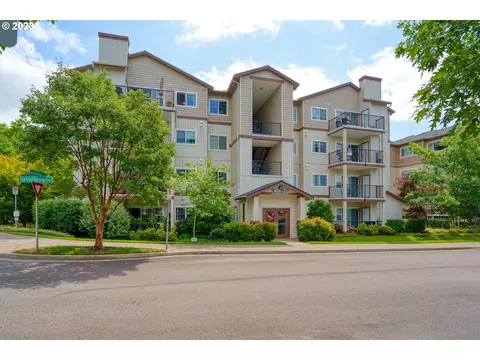 620 NW Lost Springs Ter #302, Portland, OR 97229