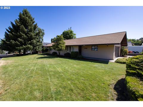 1720 Thompson St, The Dalles, OR 97058