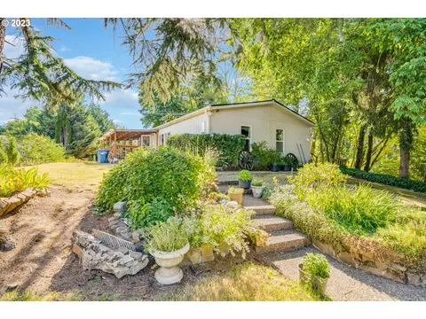 22078 Erica Dr, Aurora, OR 97002
