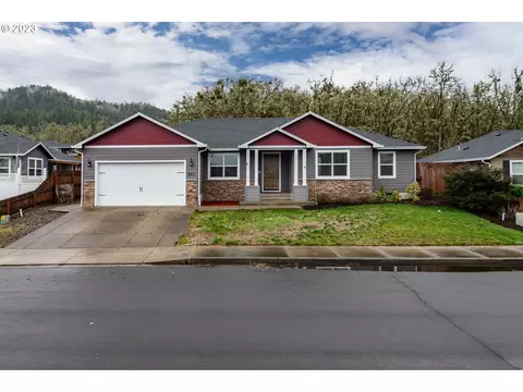3211 Rosemary Ave, Roseburg, OR 97471
