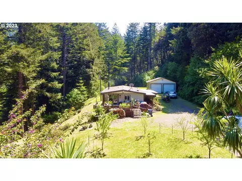 32232 Cedar Valley Rd, Gold Beach, OR 97444
