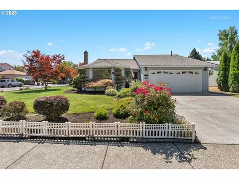 984 NE Lovell St, Hillsboro, OR 97124