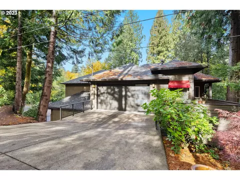 3423 SW Palatine St, Portland, OR 97219