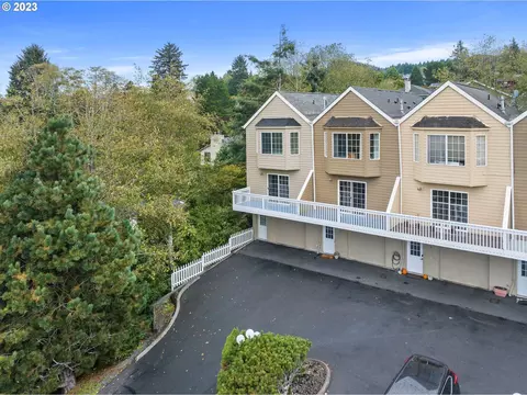 1581 Whispering Pines Dr #8, Seaside, OR 97138