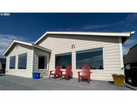373 S Pacific St, Rockaway Beach, OR 97136