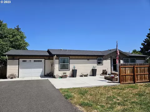 2107 E 12th St, The Dalles, OR 97058